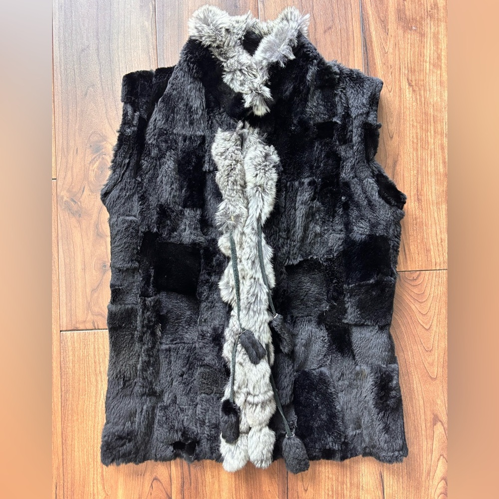 Vintage 100% All Natural Real Fur Vest Black Grey Chinchilla Trim Tie Closure